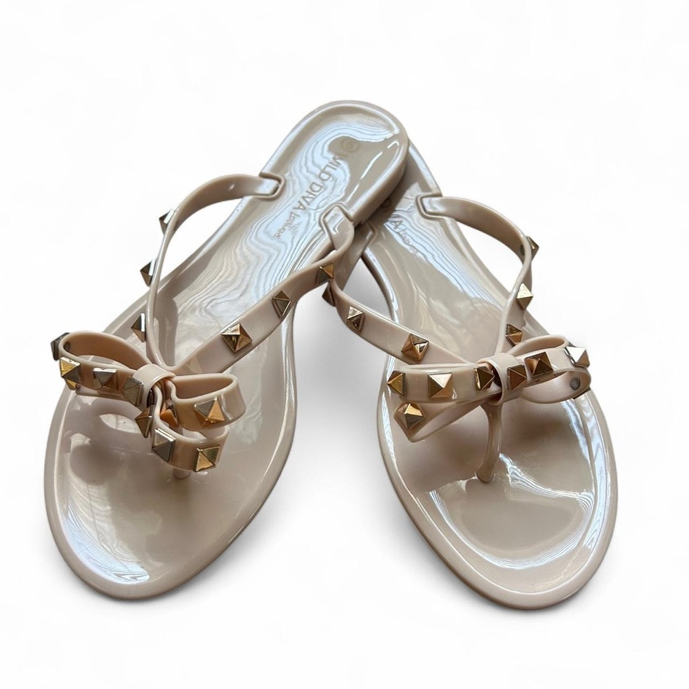 Cream and Gold Sandals with Bow Detail